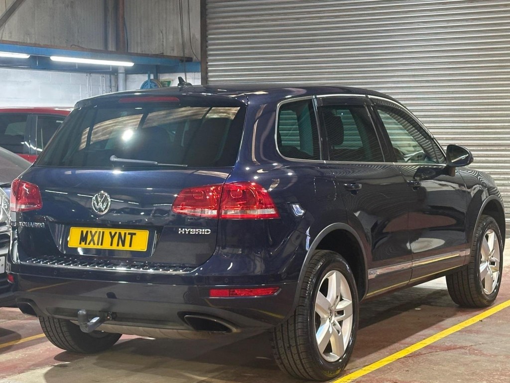 VOLKSWAGEN TOUAREG