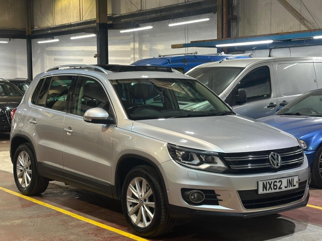 View VOLKSWAGEN TIGUAN 2.0 TDI BlueMotion Tech SE DSG 4WD Euro 5 (s/s) 5dr