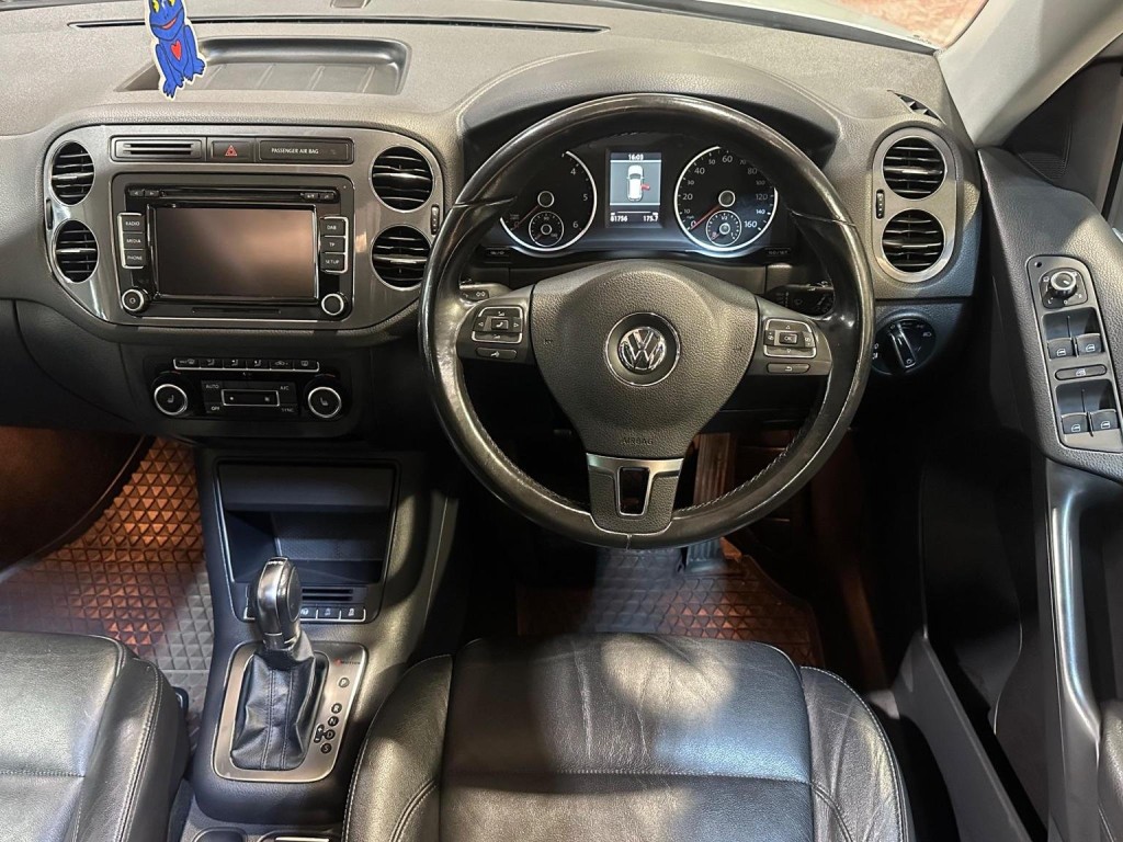 VOLKSWAGEN TIGUAN