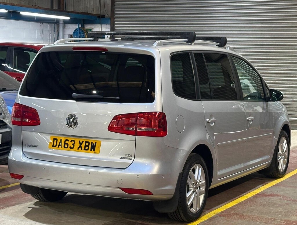 VOLKSWAGEN TOURAN