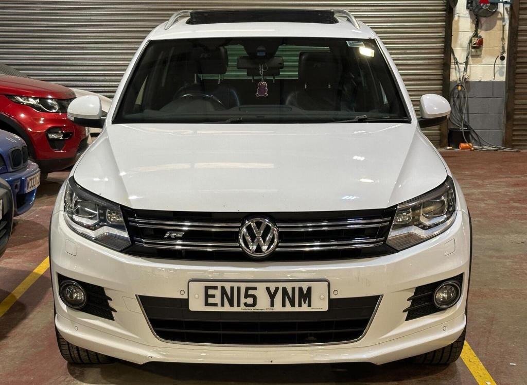 View VOLKSWAGEN TIGUAN 2.0 TDI BlueMotion Tech R-Line DSG 4WD Euro 6 (s/s) 5dr