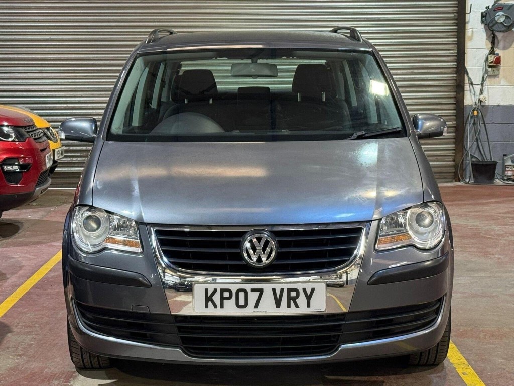 View VOLKSWAGEN TOURAN 1.9 TDI S 5dr (7 Seats)