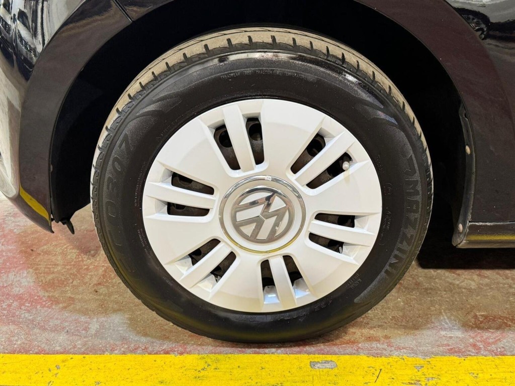 VOLKSWAGEN UP