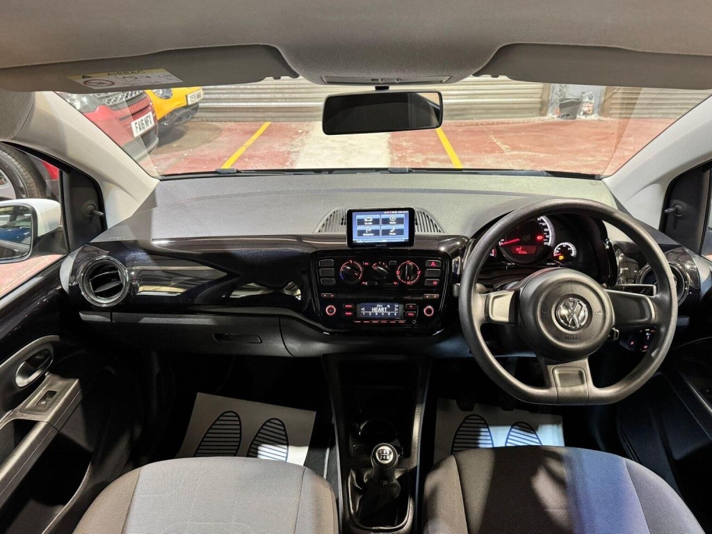 VOLKSWAGEN UP