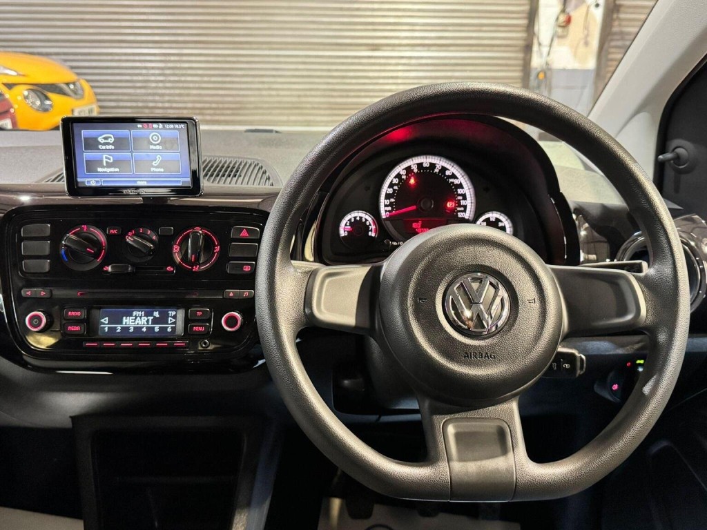 VOLKSWAGEN UP