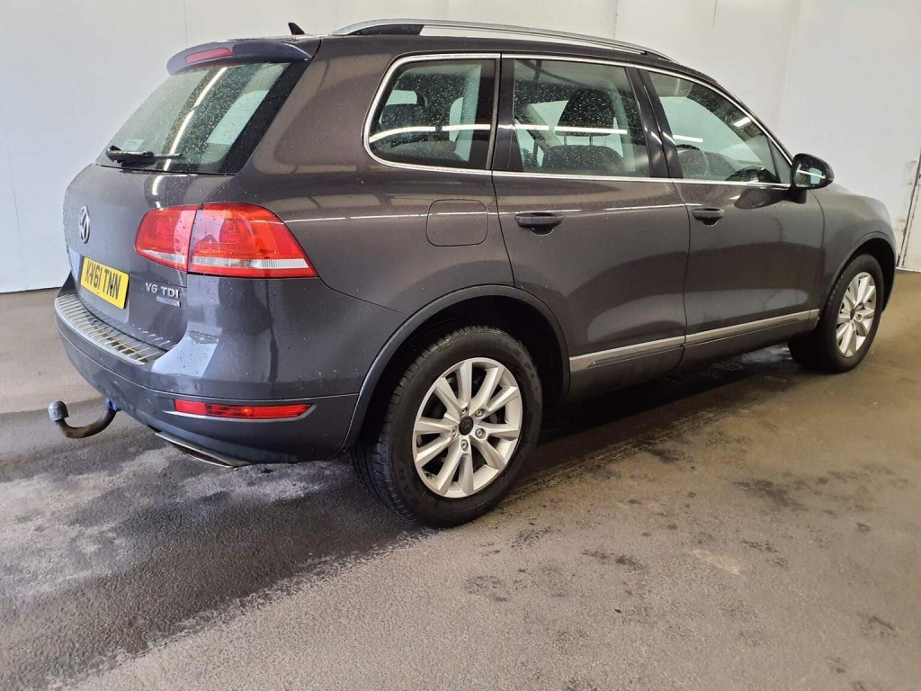 VOLKSWAGEN TOUAREG