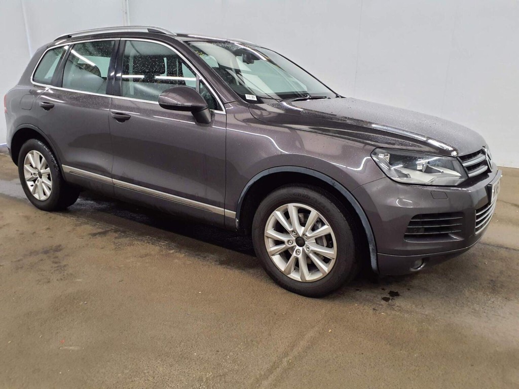 View VOLKSWAGEN TOUAREG 3.0 TDI V6 BlueMotion Tech SE Tiptronic 4WD Euro 5 (s/s) 5dr