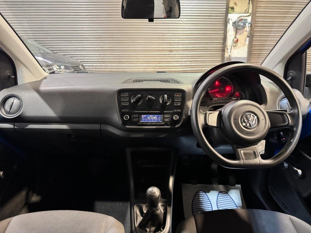 VOLKSWAGEN UP