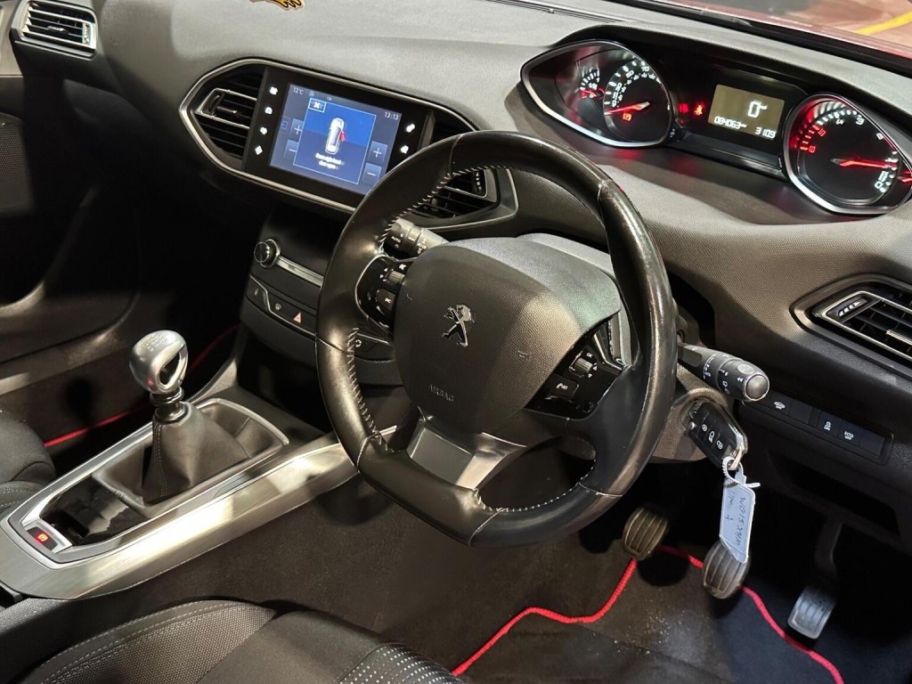 PEUGEOT 308