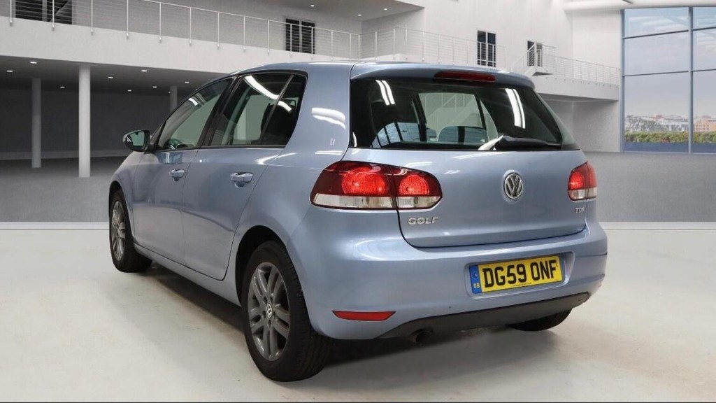 View VOLKSWAGEN GOLF 1.6 TDI SE Euro 5 3dr