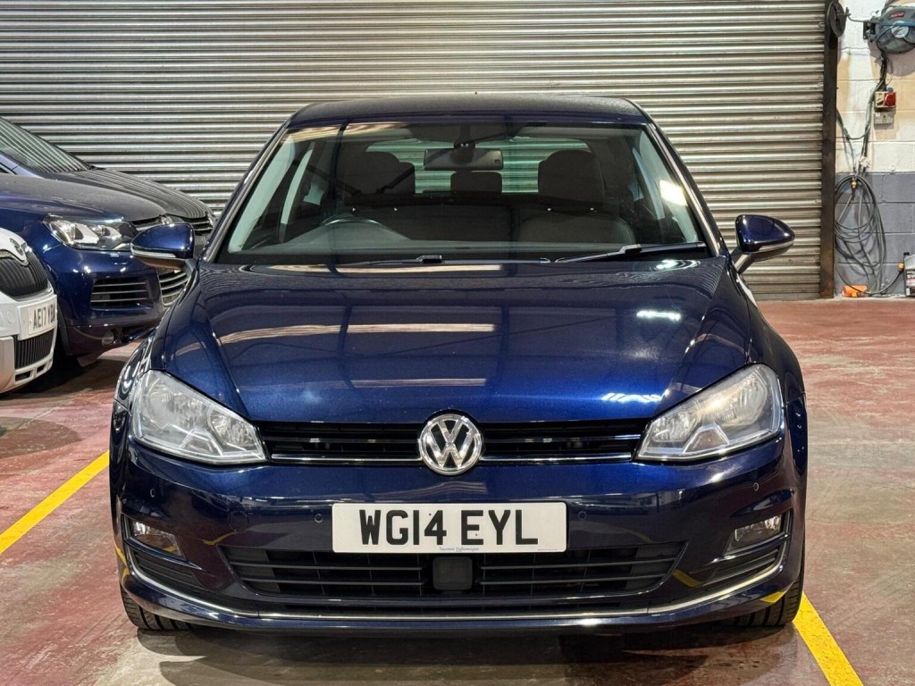 View VOLKSWAGEN GOLF 2.0 TDI BlueMotion Tech GT Euro 5 (s/s) 3dr