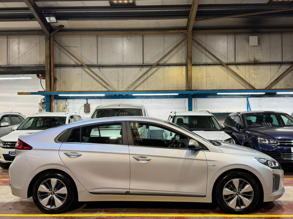 HYUNDAI IONIQ