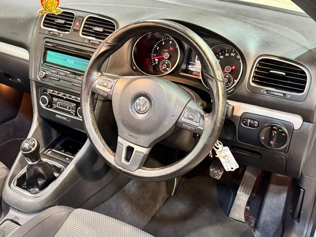 VOLKSWAGEN GOLF