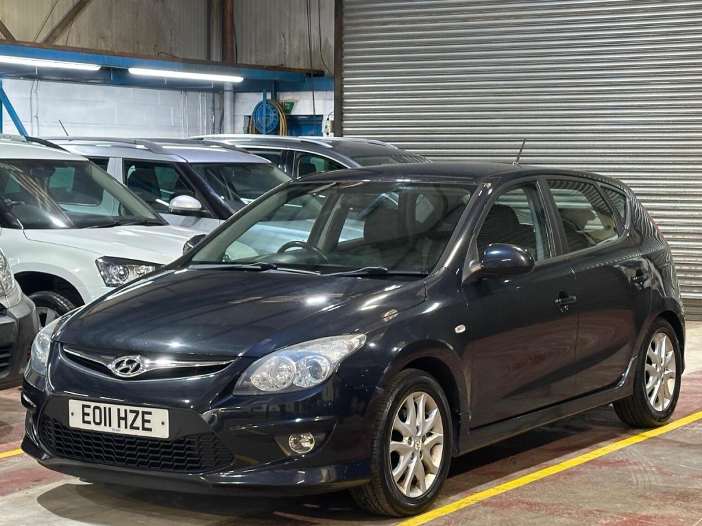 View HYUNDAI I30 1.6 CRDi Comfort Euro 4 5dr