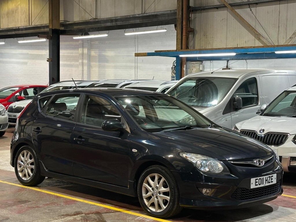 View HYUNDAI I30 1.6 CRDi Comfort Euro 4 5dr