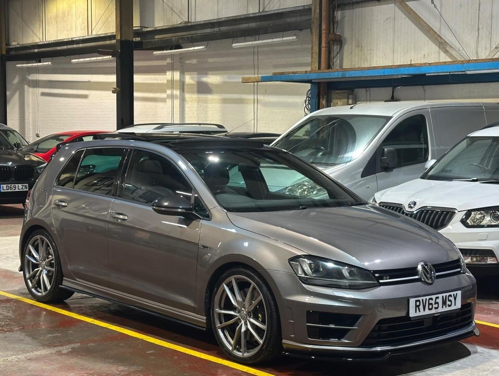 View VOLKSWAGEN GOLF 2.0 TSI BlueMotion Tech R DSG 4Motion Euro 6 (s/s) 5dr