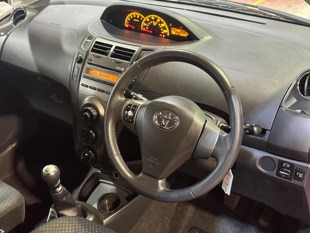 TOYOTA YARIS