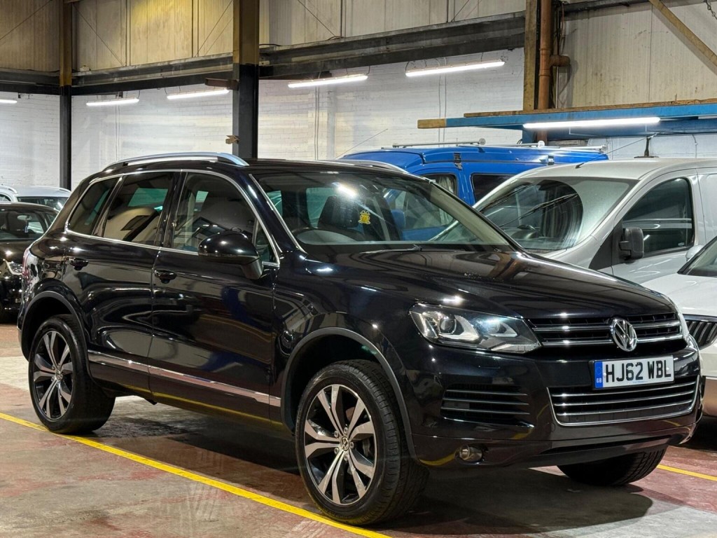 View VOLKSWAGEN TOUAREG 3.0 TDI V6 BlueMotion Tech SE Tiptronic 4WD Euro 5 (s/s) 5dr