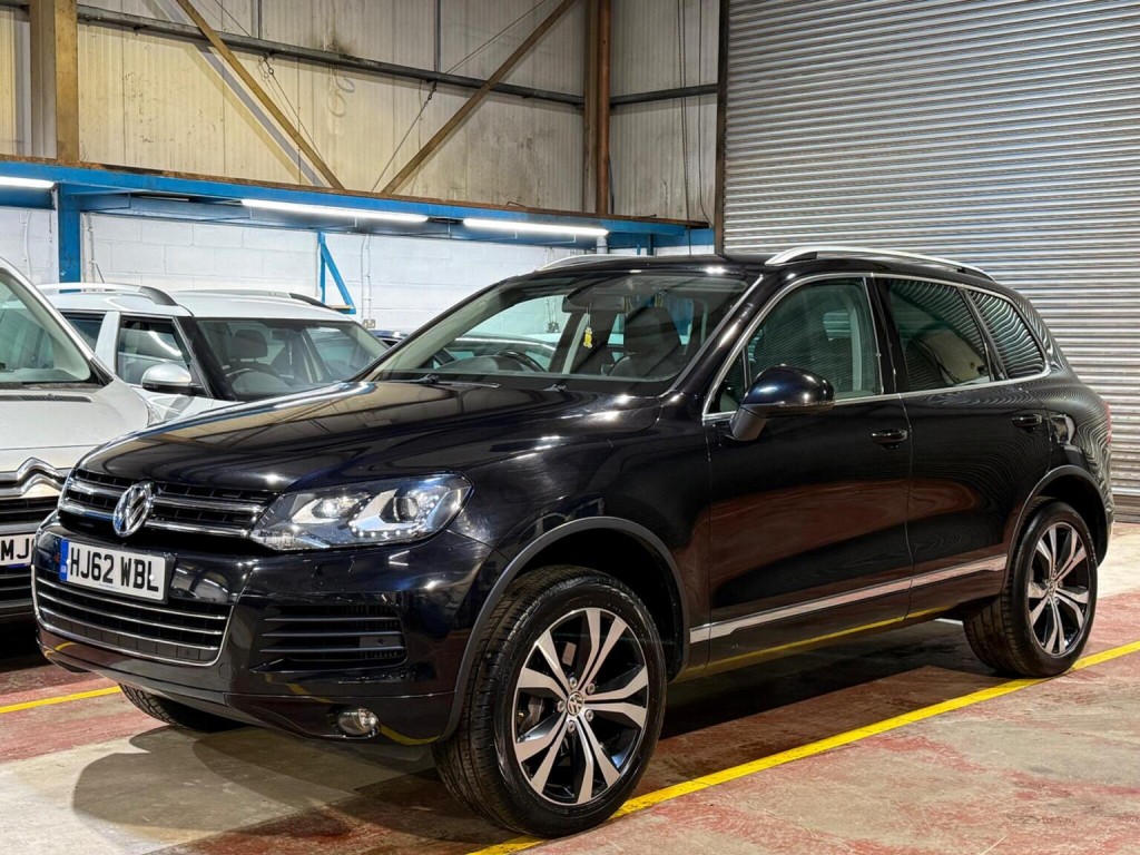 View VOLKSWAGEN TOUAREG 3.0 TDI V6 BlueMotion Tech SE Tiptronic 4WD Euro 5 (s/s) 5dr