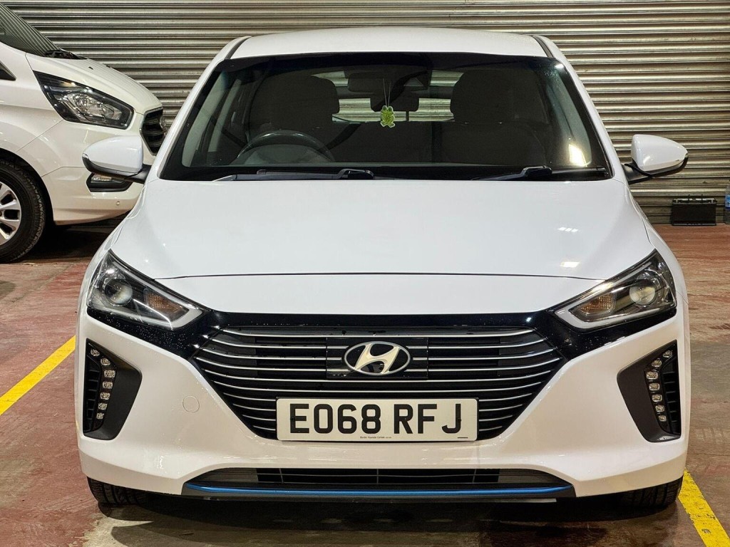 View HYUNDAI IONIQ 1.6 h-GDi Premium DCT Euro 6 (s/s) 5dr