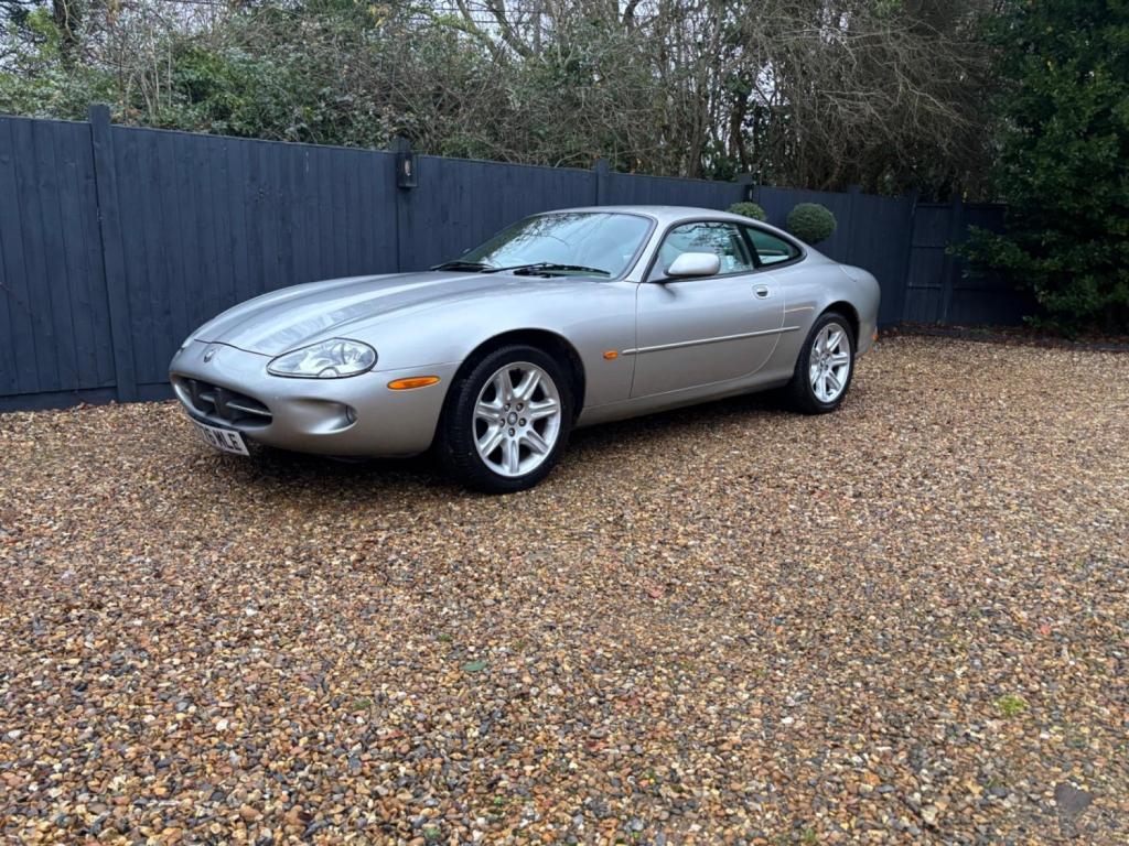 JAGUAR XK8