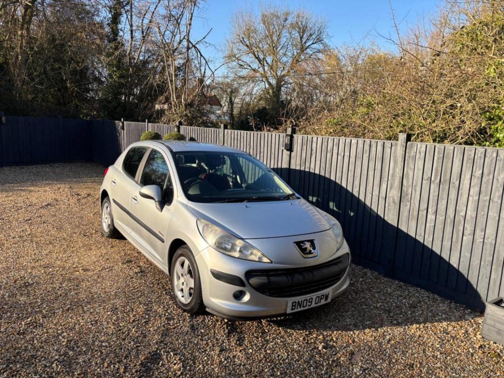 PEUGEOT 207