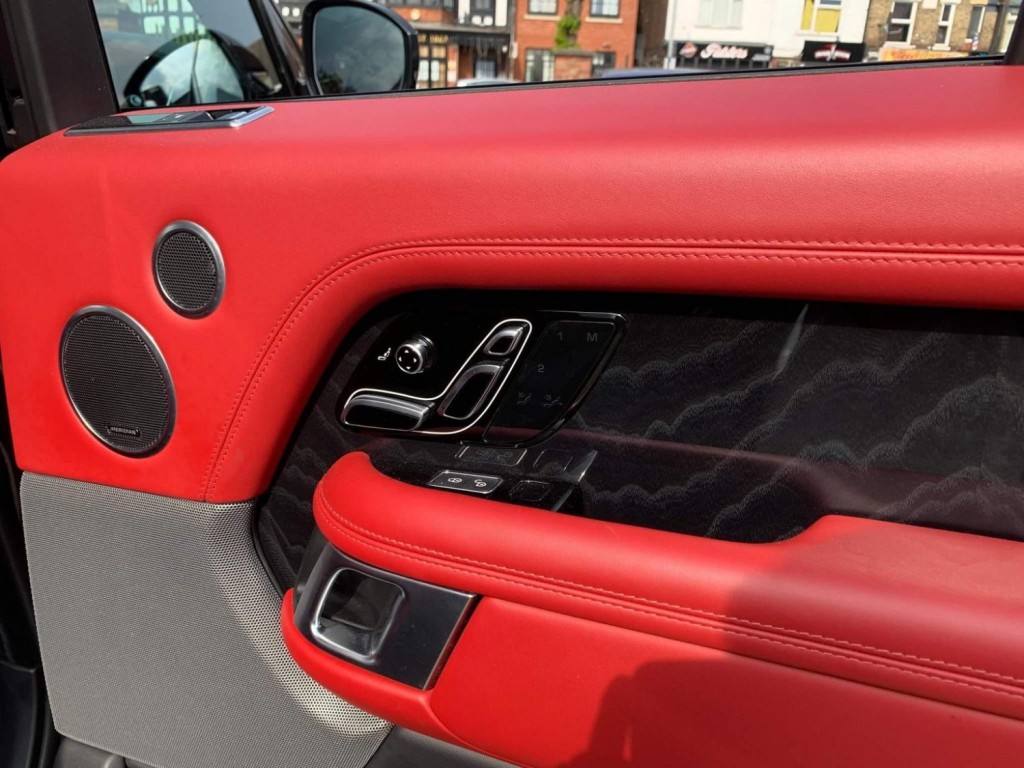 LAND ROVER RANGE ROVER