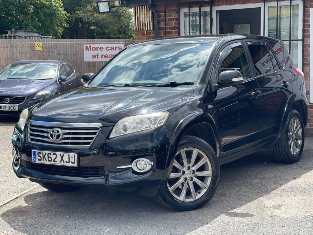 View TOYOTA RAV4 2.2 D-CAT SR Auto 4WD Euro 5 5dr