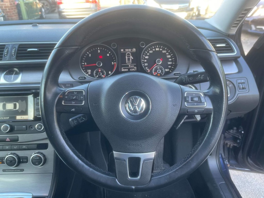 VOLKSWAGEN PASSAT