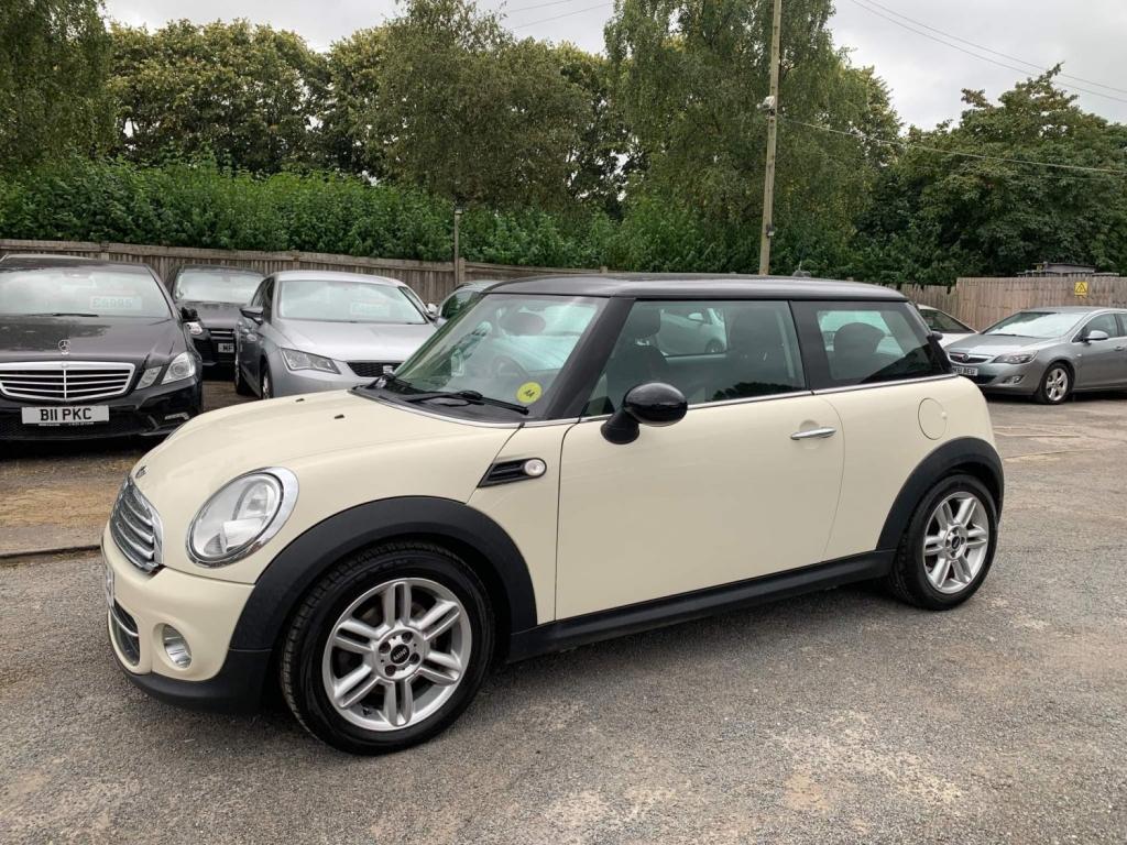 MINI HATCH