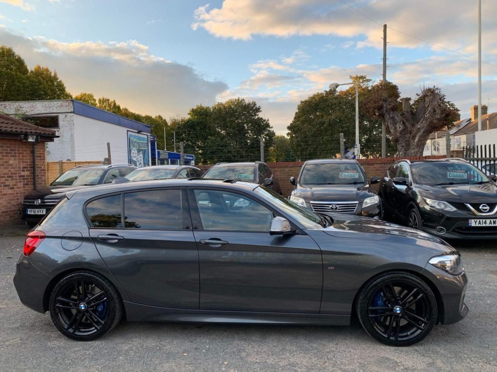 BMW 1 SERIES