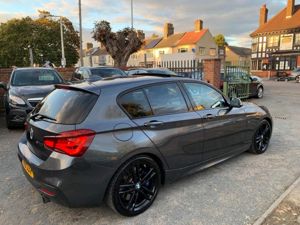 BMW 1 SERIES