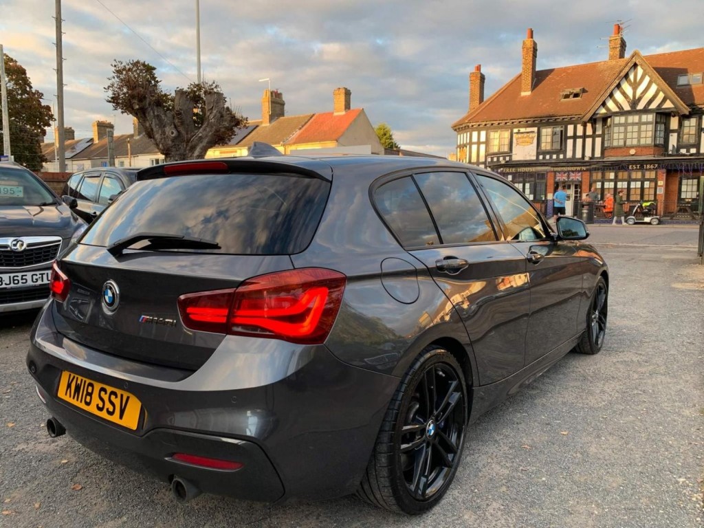 BMW 1 SERIES