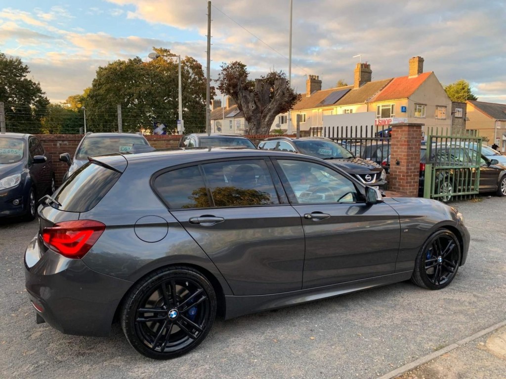 BMW 1 SERIES