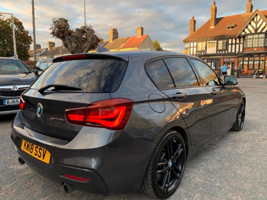 BMW 1 SERIES