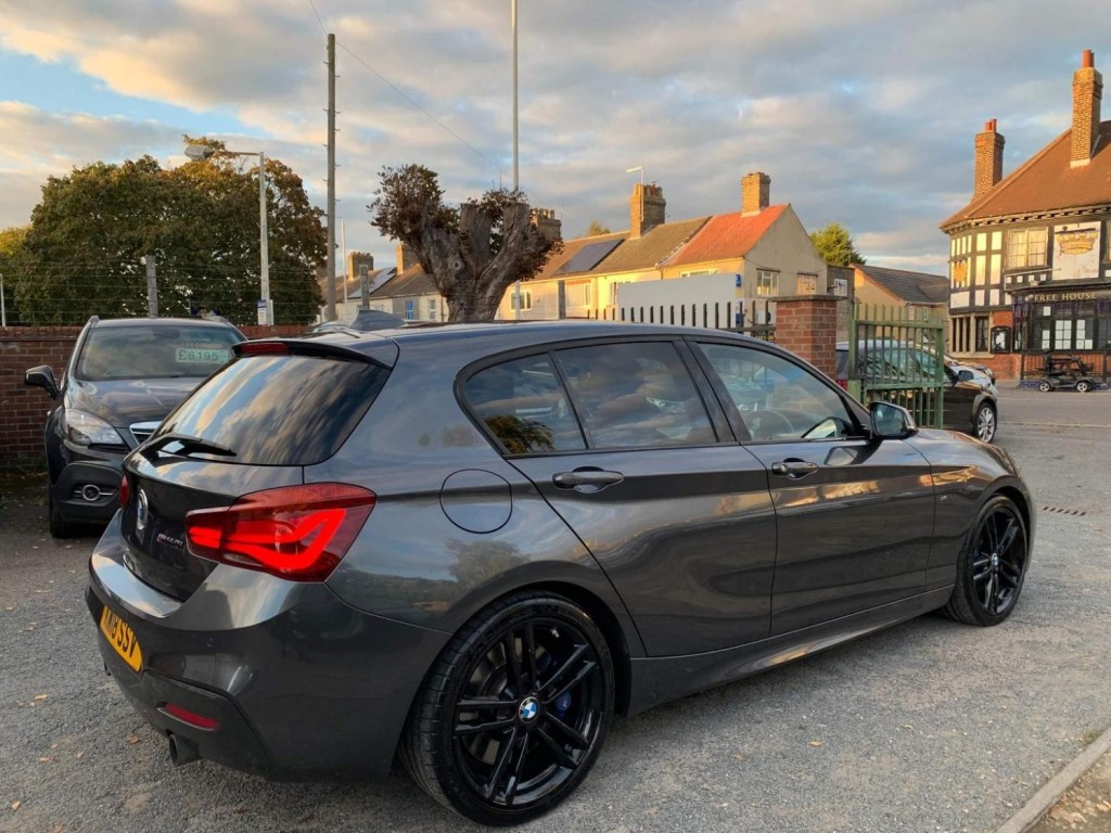 BMW 1 SERIES