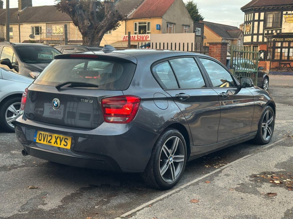 BMW 1 SERIES