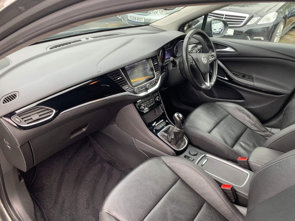 VAUXHALL ASTRA