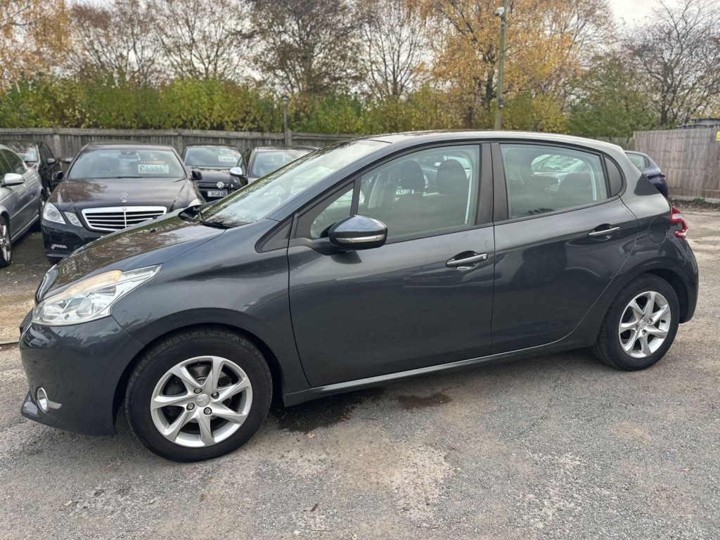 View PEUGEOT 208 1.2 VTi Active Euro 5 5dr
