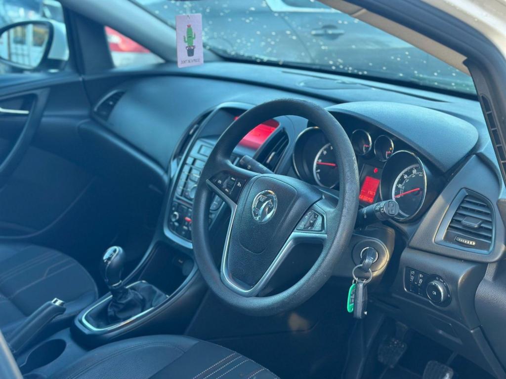 VAUXHALL ASTRA