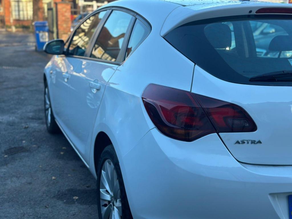 VAUXHALL ASTRA