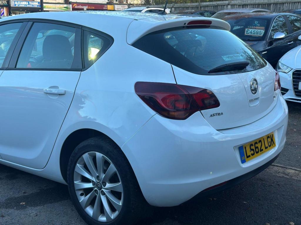 VAUXHALL ASTRA
