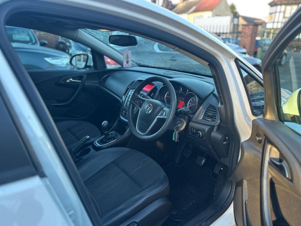 VAUXHALL ASTRA