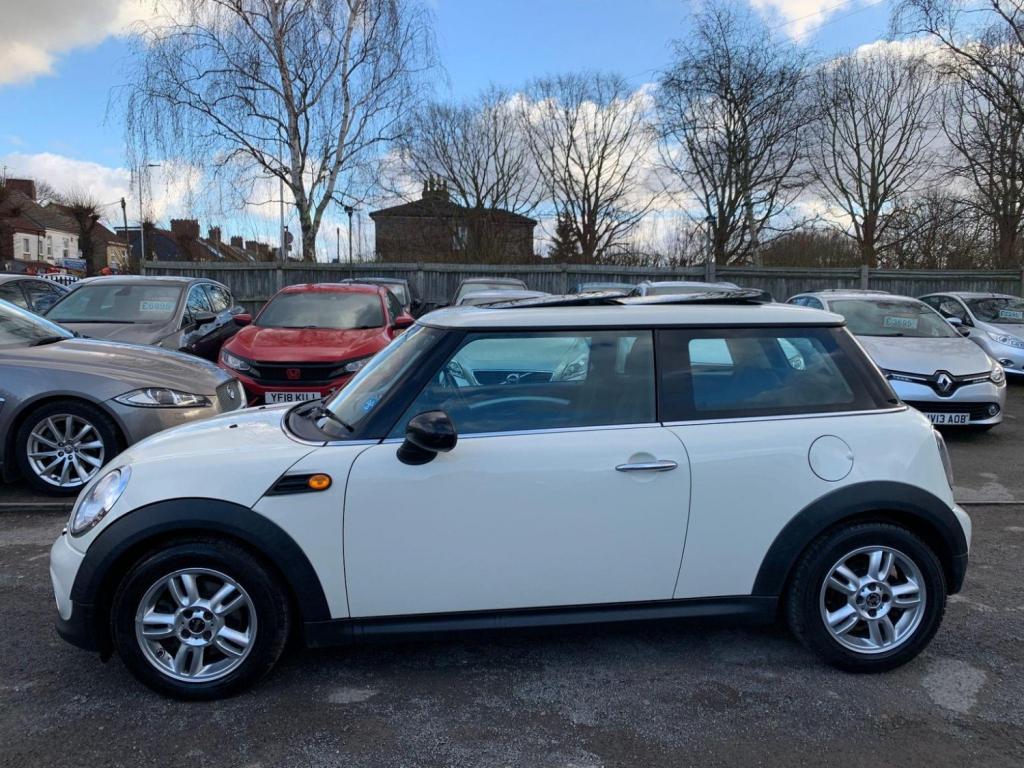 MINI HATCH