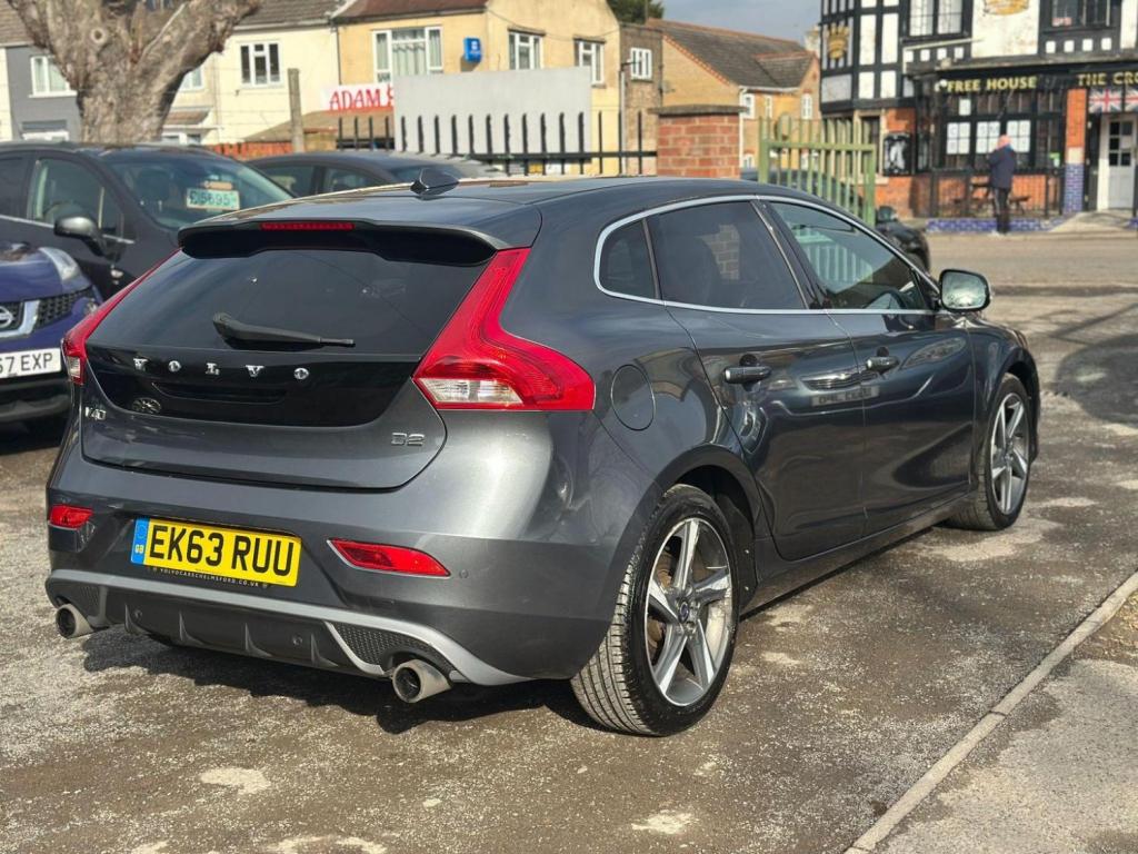 VOLVO V40