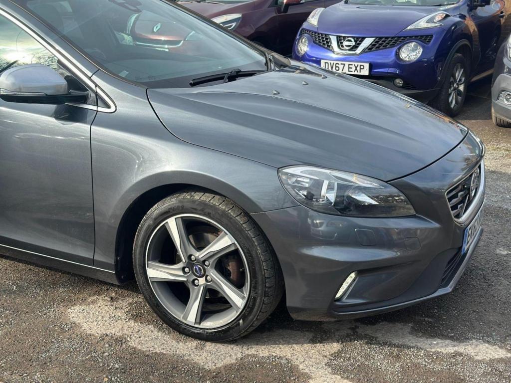 VOLVO V40