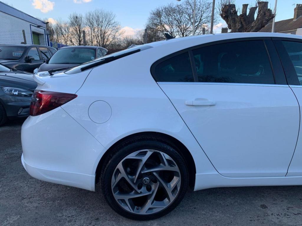 VAUXHALL INSIGNIA