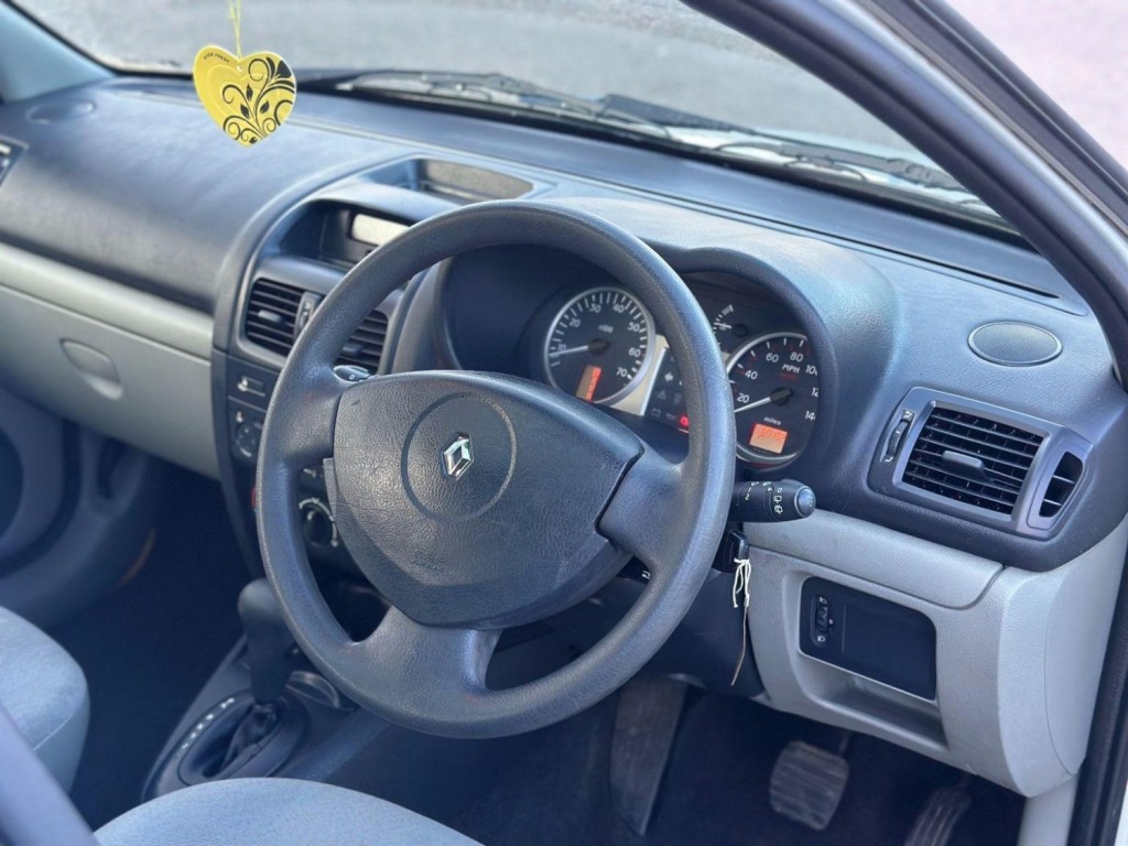 View RENAULT CLIO 1.4 16v Expression 5dr