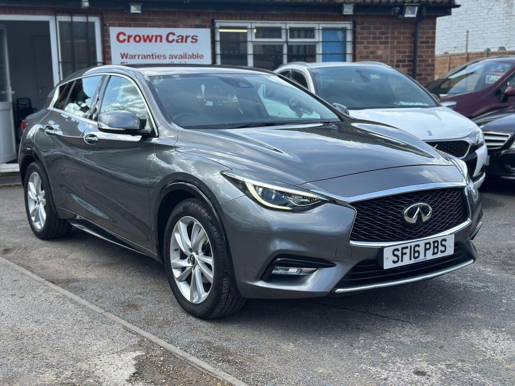 INFINITI Q30
