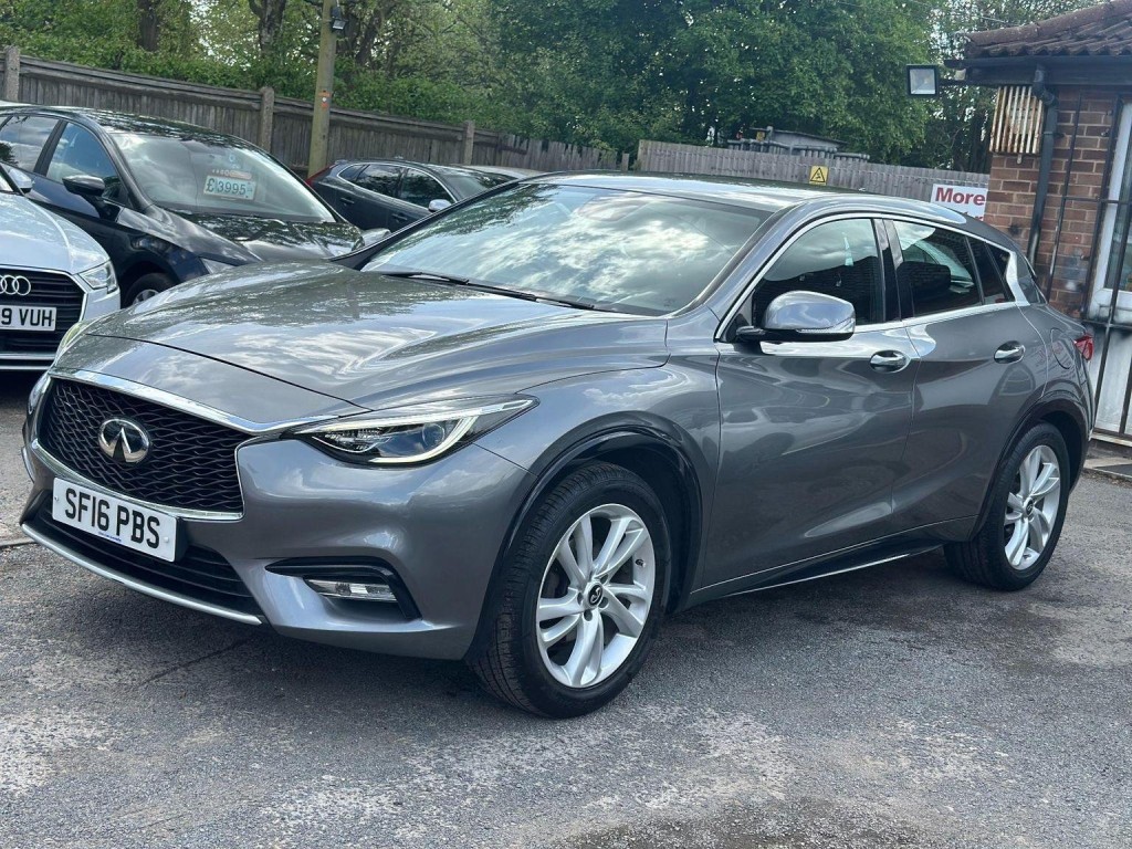 INFINITI Q30